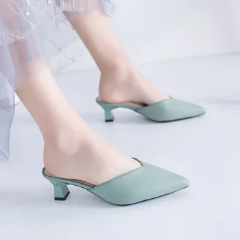 2021 m. pavasarį, vasarą, naujas vidutinio kulno batų moterų stiletto sandalai pažymėjo tne Baotou pusė šlepetės korėjos mergina mažų šviežių