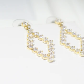 Blizga Crystal Aukso Spalvos Stud Auskarai Moterims, Elegantiškas Gatvės Pop Earings bižuterijos