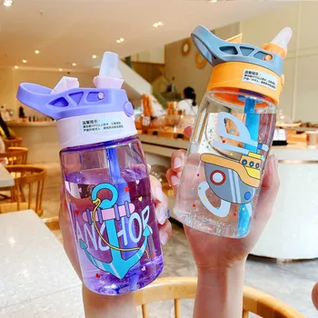Darželio geriamojo taurės šiaudų taurės kūrybos berniukas plastikinio butelio mielas nešiojamų animacinių filmų vaikams