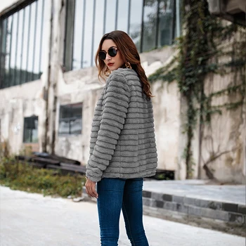 EVERAFTER Elegantiškas, šiltas faxu purus kailis moterų megztinis megztinis ilgomis rankovėmis rudens ir žiemos kailių pilka moterų mados outwear megztinis