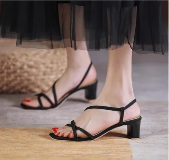 Nauja Vasaros Mados Dizaino Moterų Sandalai Siauros Juostos Atidaryti Tne Elegantiškas Šalis Siurbliai Gladiatorių Batai Aikštėje Kulniukai Moterų Sandalai