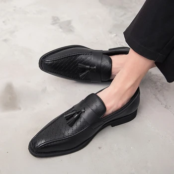 Prekės vyriški batai pavasario ir rudens mados asmenybės atsitiktinis komfortą paprastas prabangos aukštos padėti tingus batų be nėrinių